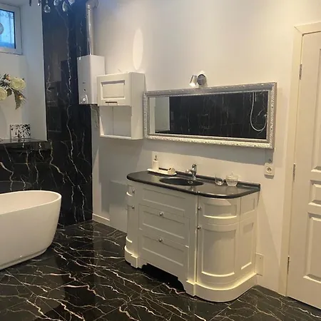 Studio 13B With Owner Garden In Beausoleil Appartamento